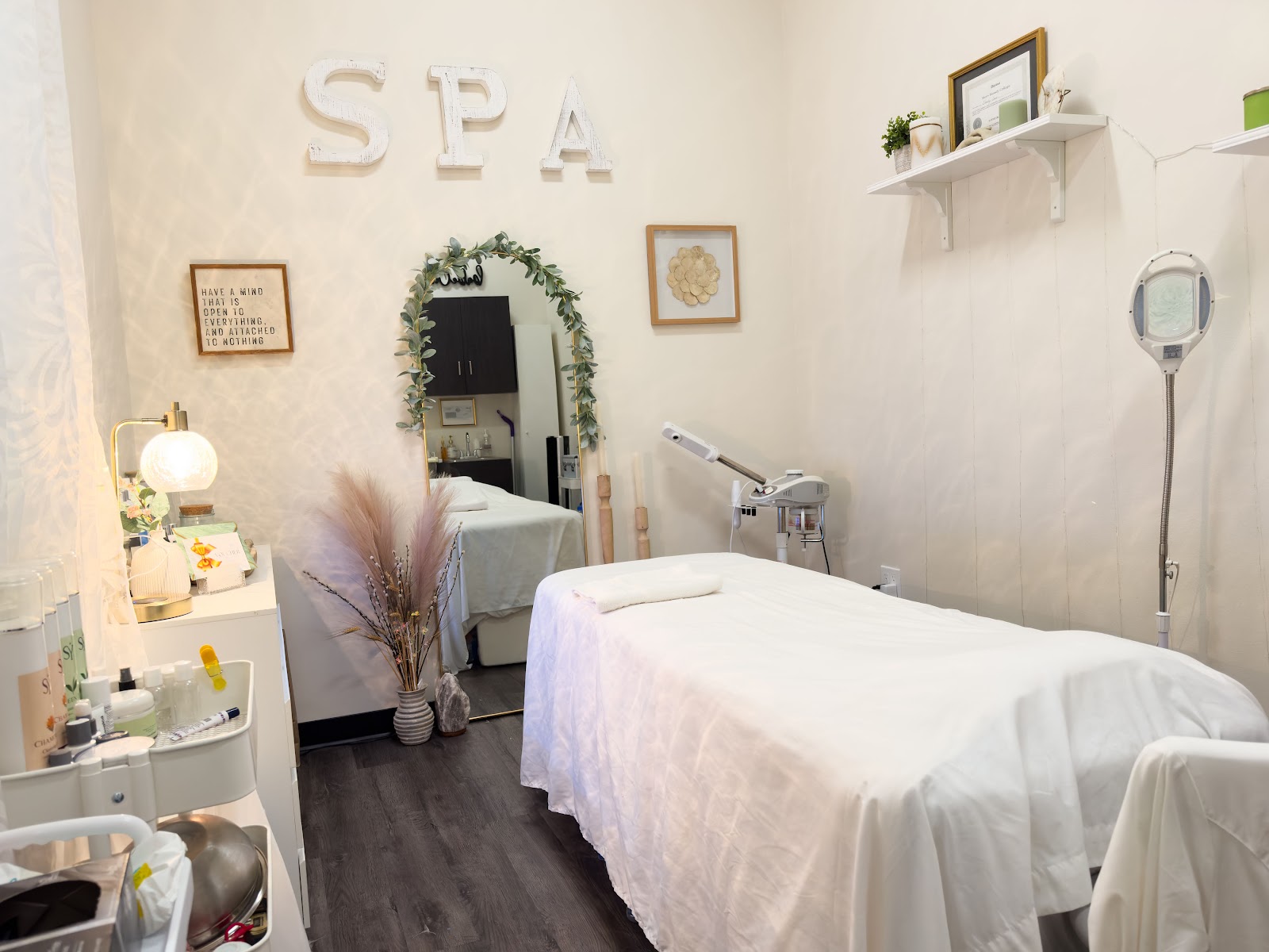Phenix Salon Suites - Parker nail photo 1